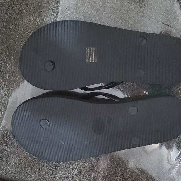 women's Justice size 9 flip flops - Picture 2 of 4